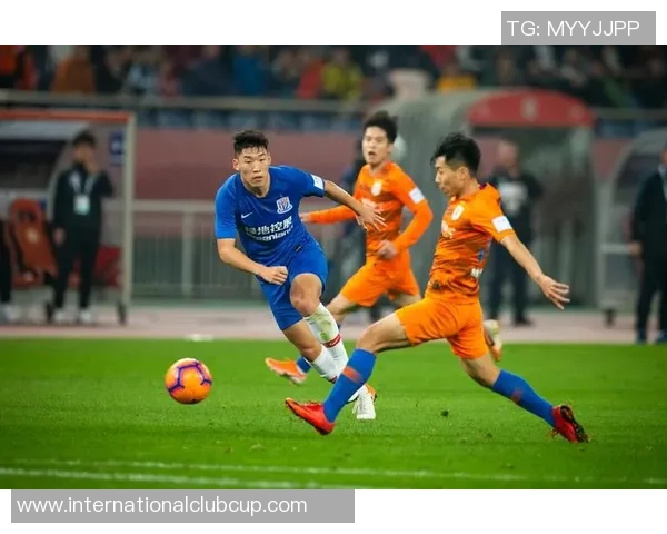 2011赛季中超经典对决申花与鲁能的激烈较量与历史交锋回顾