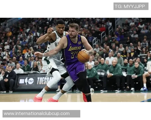 2020年NBA总决赛雄鹿对湖人精彩对决回顾与分析