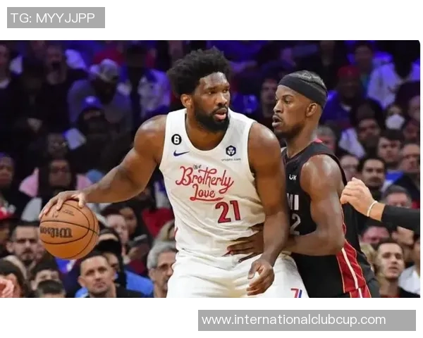 76人主场迎战篮网季后赛激战回顾精彩瞬间与球员表现分析