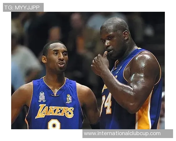 乔丹奥尼尔对决勇士队的精彩瞬间与赛季回顾分析