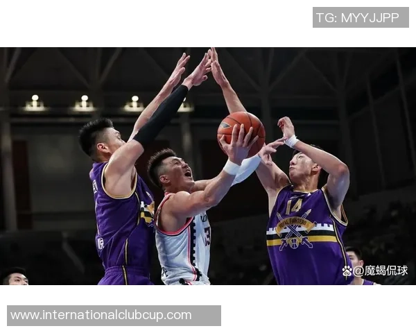 季后赛精彩对决山东队与新疆队的巅峰对抗回顾与精彩瞬间集锦